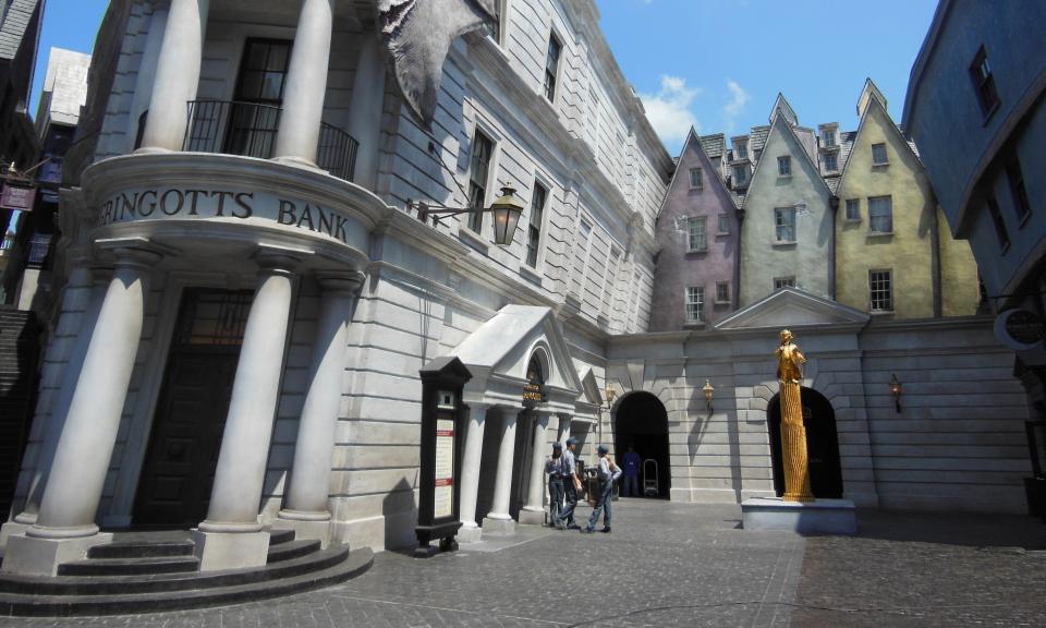 Diagon alley gringotts hotsell